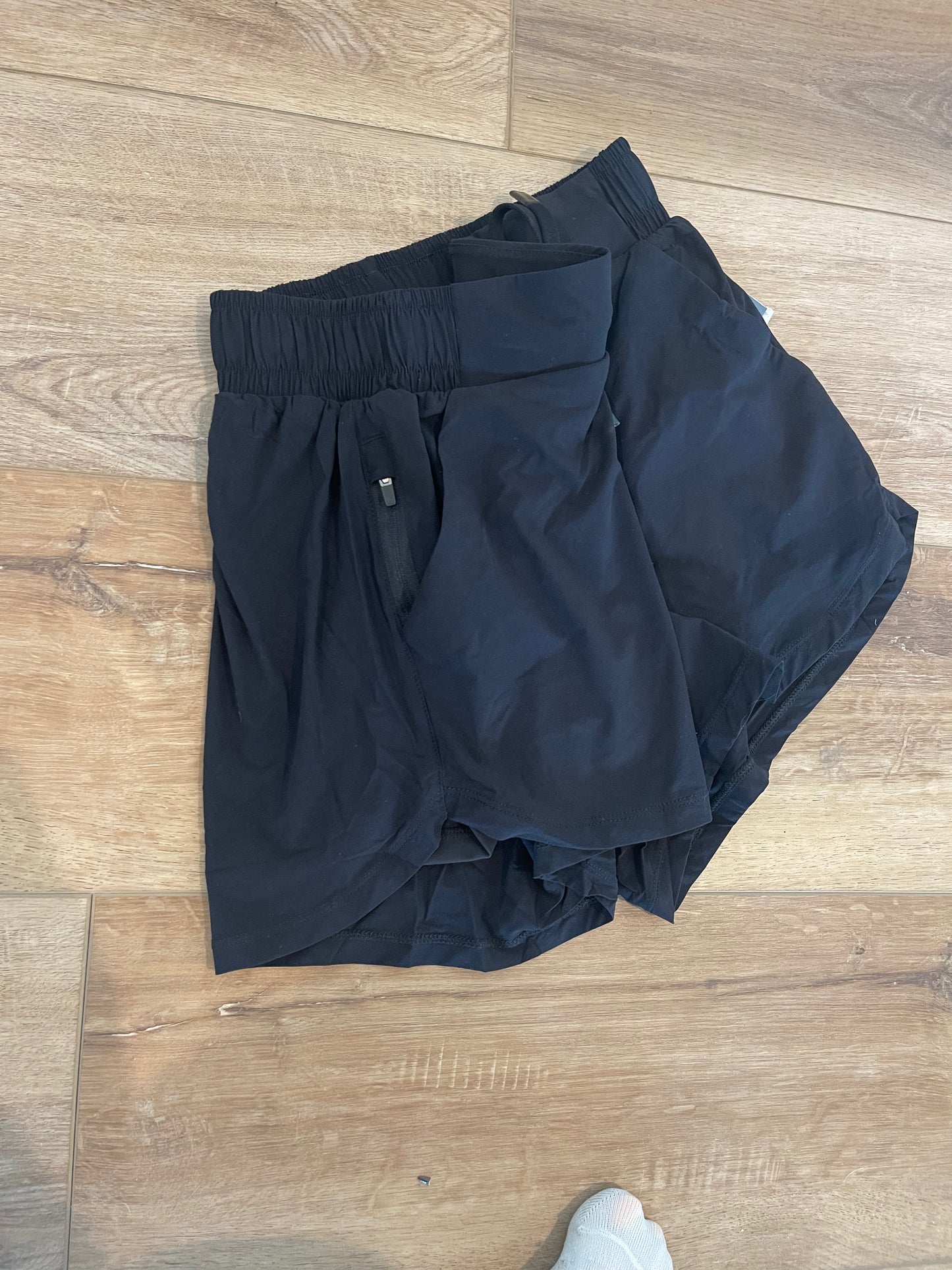 Noir Everywhere Shorts
